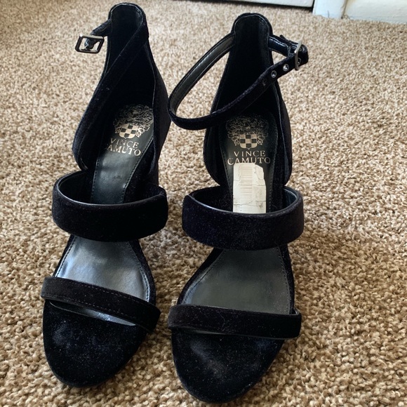 Women’s heels - Picture 1 of 2